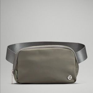 Lululemon Everywhere Extended Strap Belt Bag  NWT